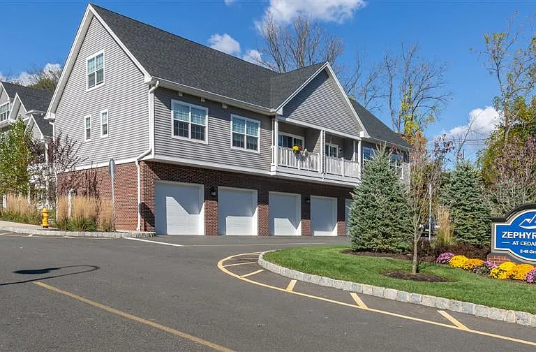 Zephyr Ridge at Cedar Grove — Photo 2