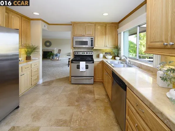 1805 Ptarmigan Dr APT 1A, Walnut Creek, CA 94595