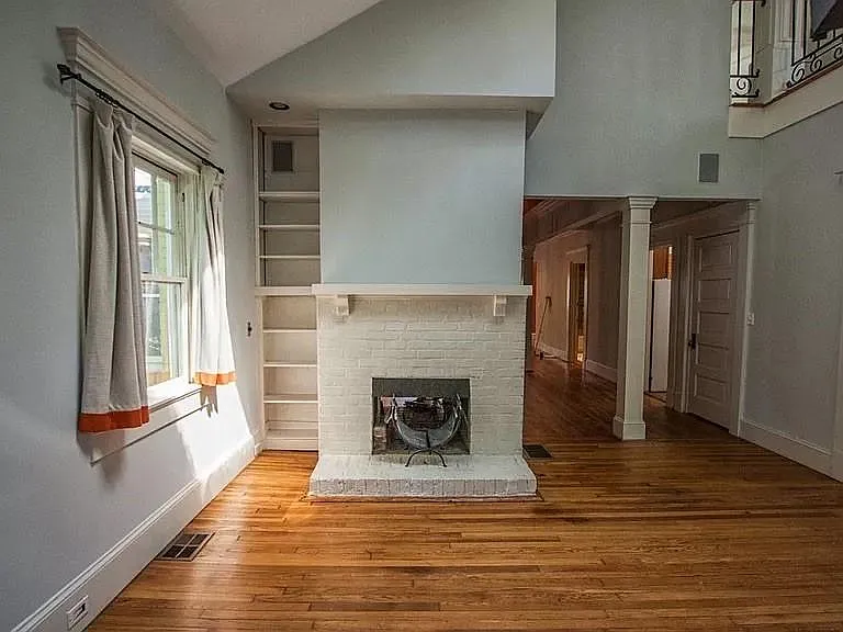 316 9th St NE — Photo 4