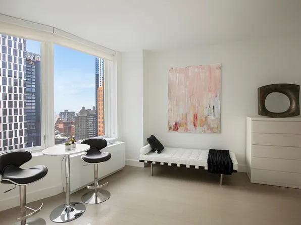 86 Fleet Place image 4 of 23