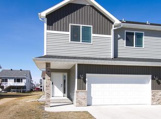 924 Eaglewood Ave W, West Fargo, ND 58078