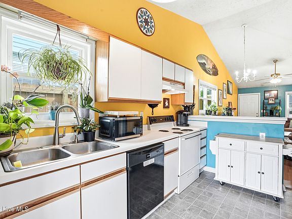 5th image of 4104 Winterberry Court