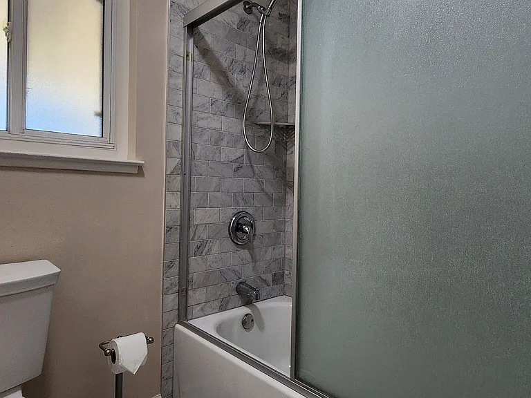 Marbel shower