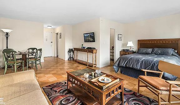 4th image of 160 W End Ave APT 24M