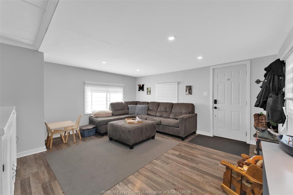 175 Neil Ct, Essex, ON - View 5