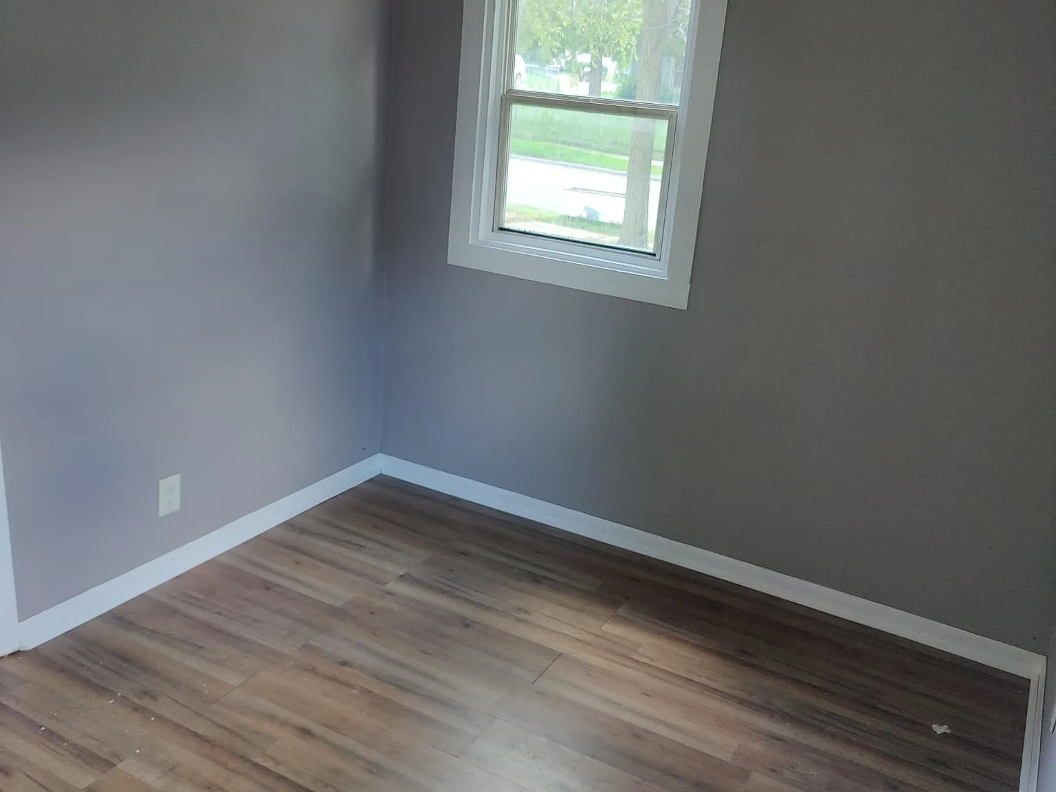 2124 Martha Ave — Photo 2