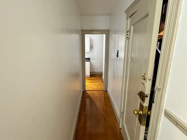 24 Sidlaw Rd #8 — Photo 8
