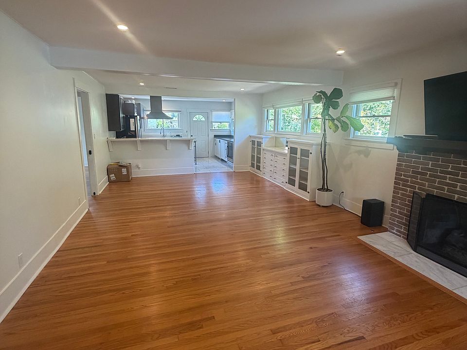 1st image of 2335 Chapala St