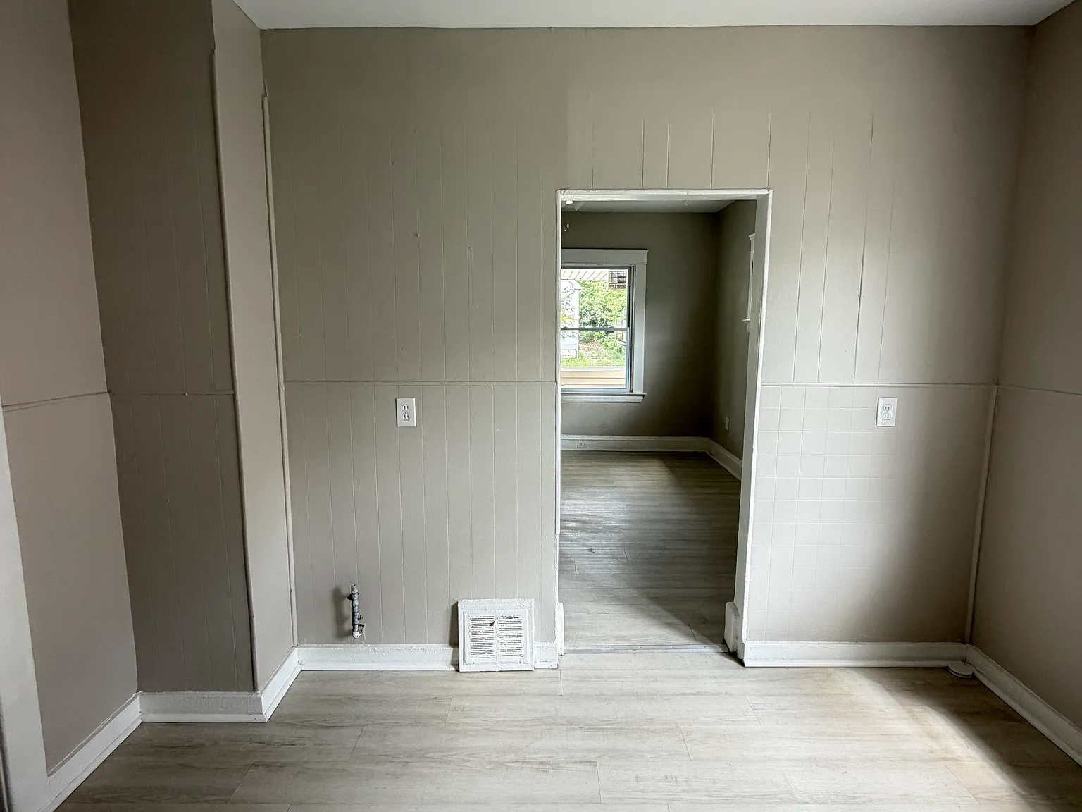 2 bed, 824 sqft, $995 — Photo 4