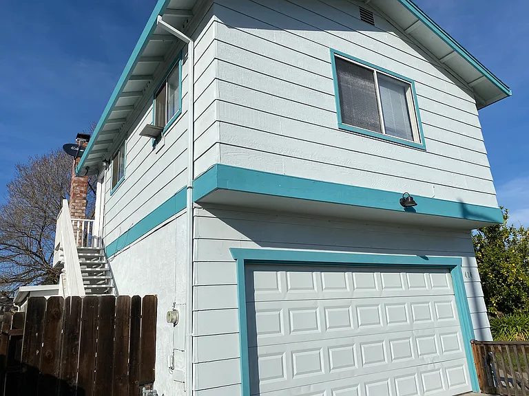 Studio built above a garage with a completely independent entrance