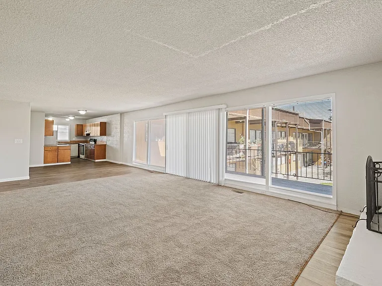 211 N Delaware Ave — Photo 37