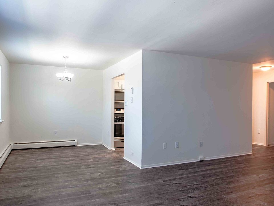 Camp Hill Plaza Apartment Homes 121 November Dr Camp Hill, PA