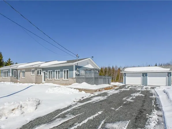 199 Saint Simon Rd, Caraquet, NB E1W 1B3
