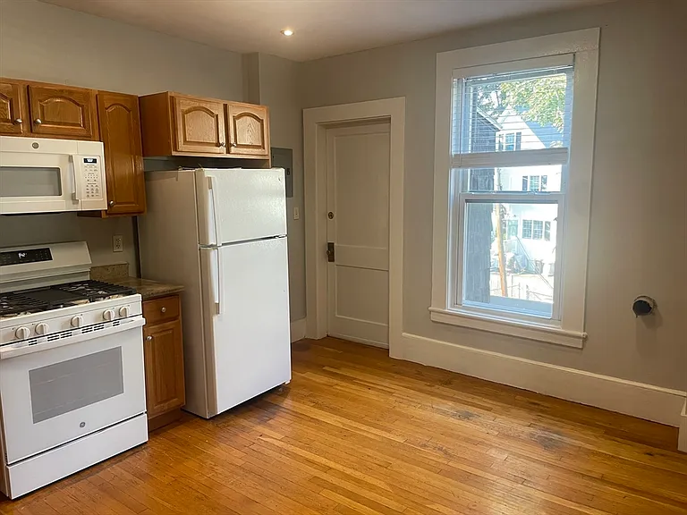4 Blaney St #2 — Photo 16