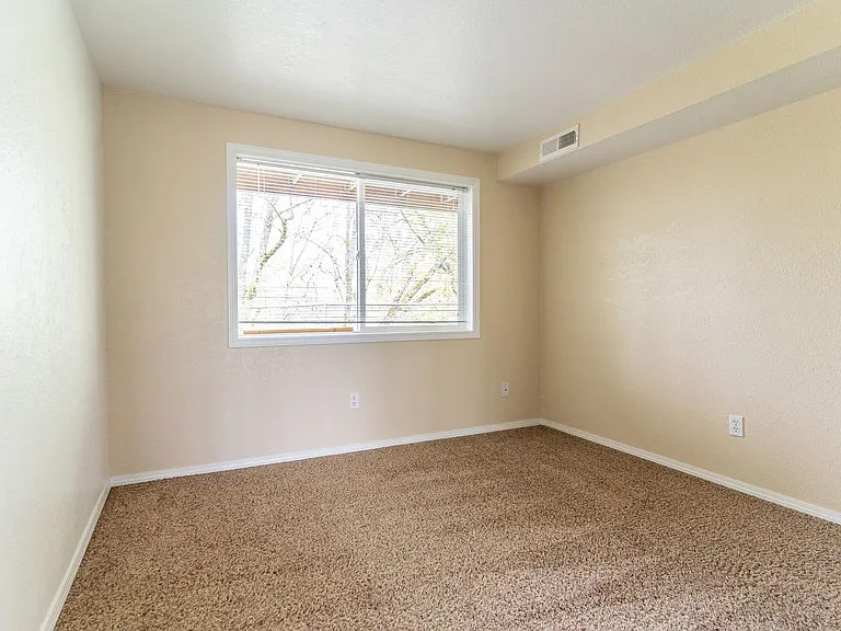 340 Denver St NE — Photo 33