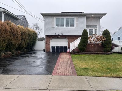 284 S 9th Street, Lindenhurst, NY, 11757