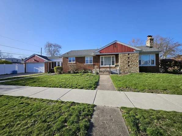 9758 S Ridgeway Ave, Evergreen Park, IL 60805