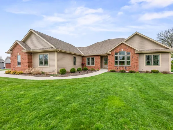 W279N8663 Twin Pine CIRCLE, Hartland, WI 53029