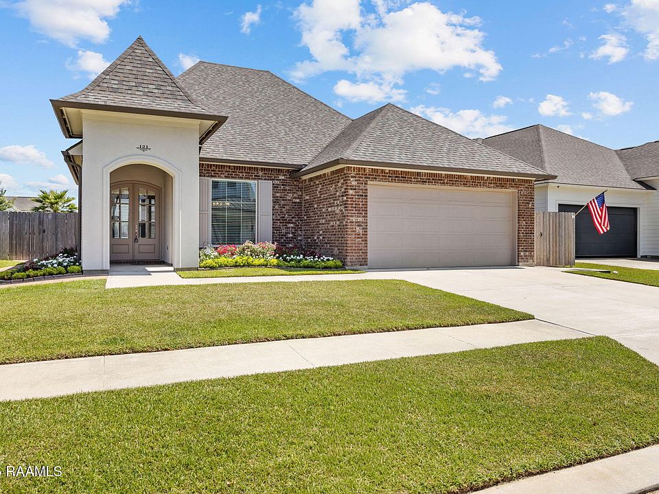 1st image of 121 Cherrywood Dr