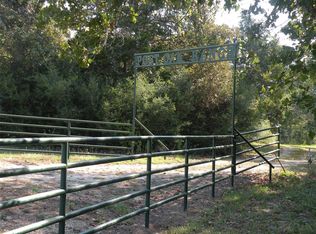 353 Charcoal Rd, Waelder, TX 78959