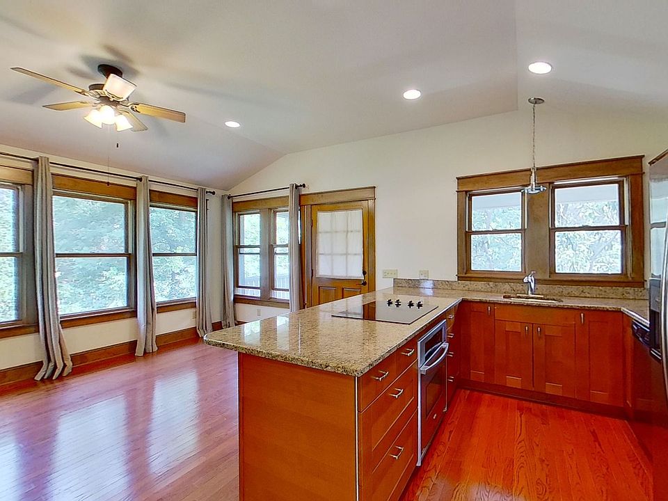 2nd image of 513 E 40th St #B