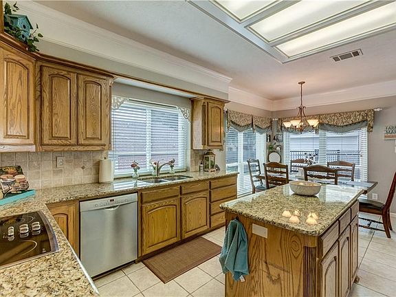 4th image of 8611 Castle Creek Ct