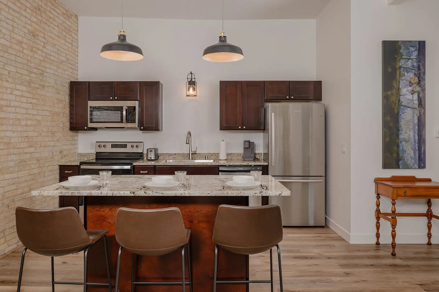 1 bed, 1.0 bath, 699 sqft, $1,735 — Photo 3