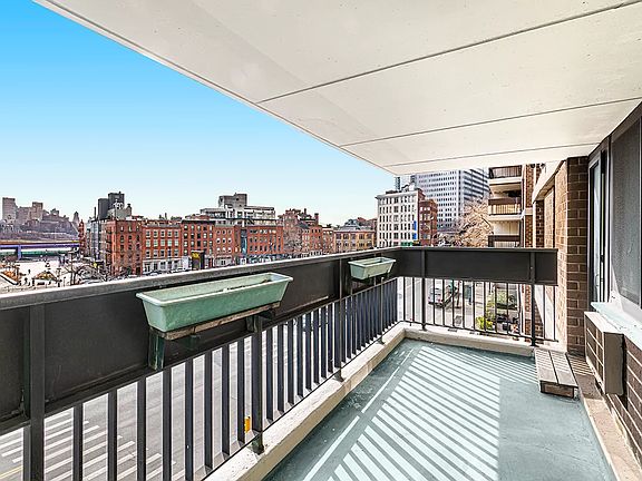 4th image of 299 Pearl St APT 4N