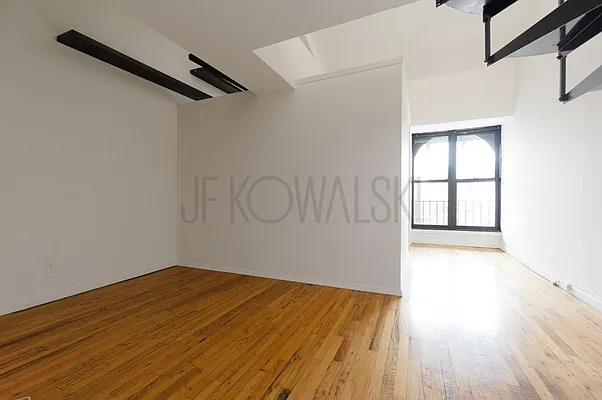 Rented by R New York | media 13