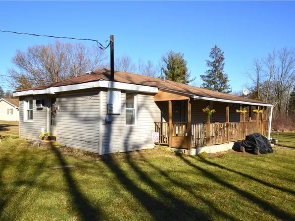 3572 Neffs Laurys Rd N, Schnecksville, PA 18078