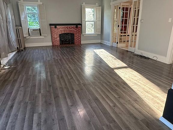 3rd image of 1730 Kinney Ave