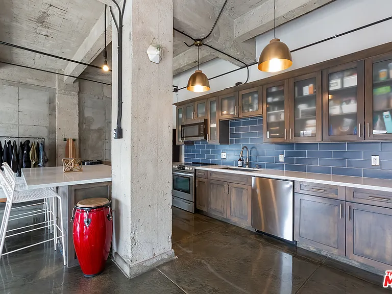 100 W 5th St #3A — Photo 8