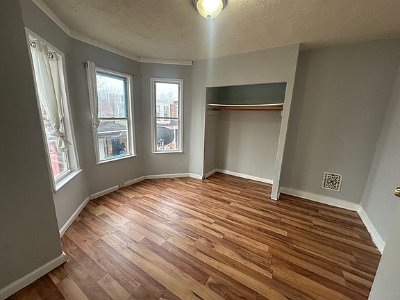 3rd image of 661 E Wensley St