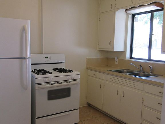 3rd image of 3349 E Monte Vista Dr