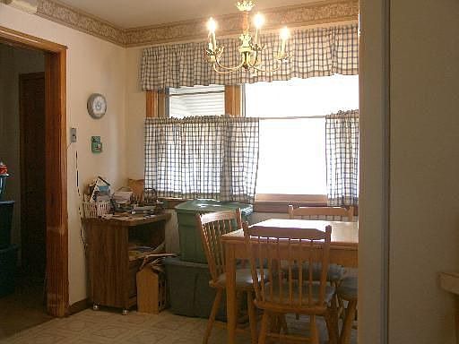 5th image of 9933 Sunnyside Ave