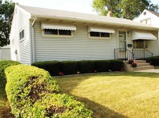 7948 W Grantosa Dr, Milwaukee, WI 53218
