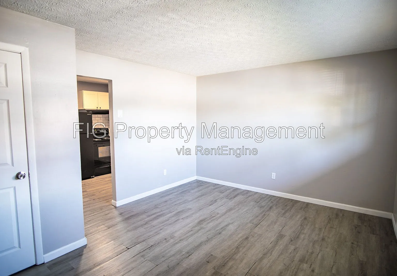 1 bed, 1.0 bath, $850 — Photo 2