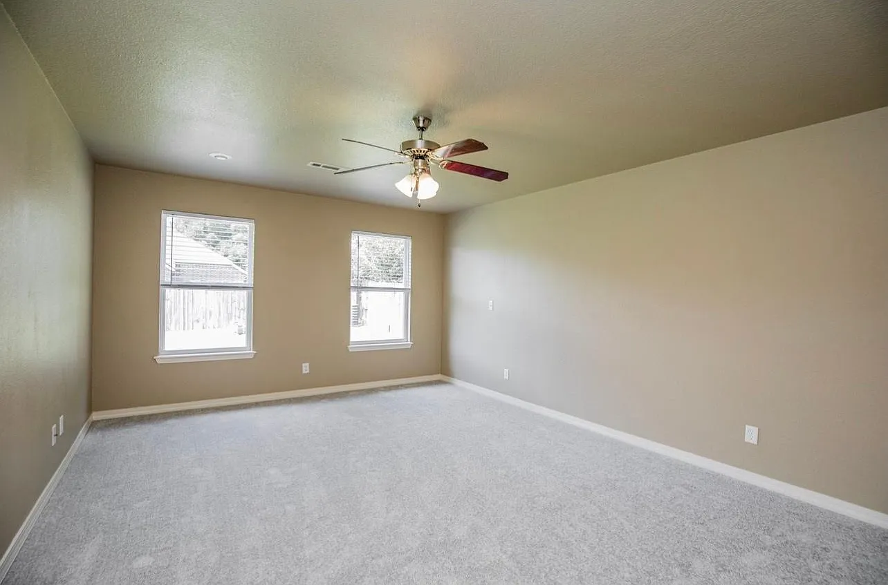 3983 Orleans Ave — Photo 2