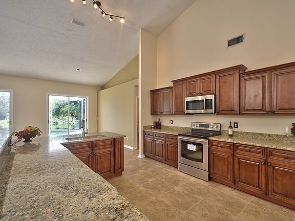2nd image of 12905 Oak Shadow Pl