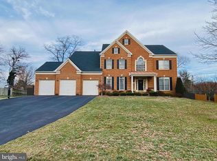 2717 Robaleed Way, Herndon, VA 20171