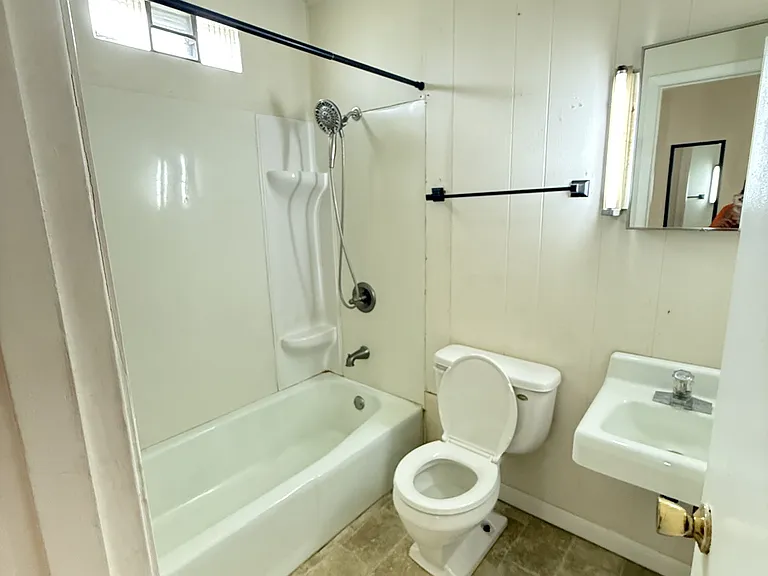 708 N Lincoln St #8 — Photo 11