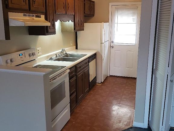 3rd image of 230 Lanier Dr #90