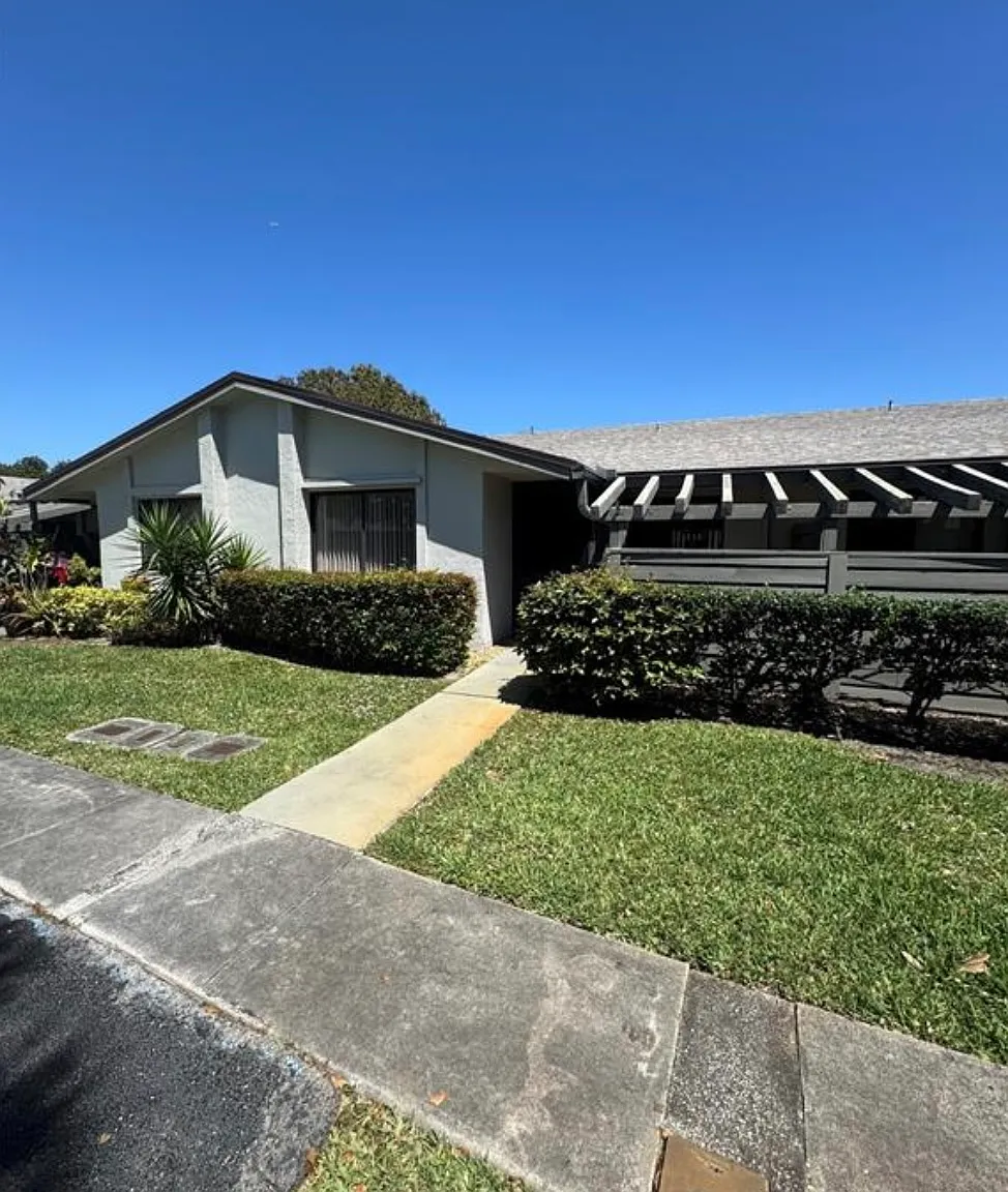 445-3 Bonaventure Villas - 3 — Photo 1