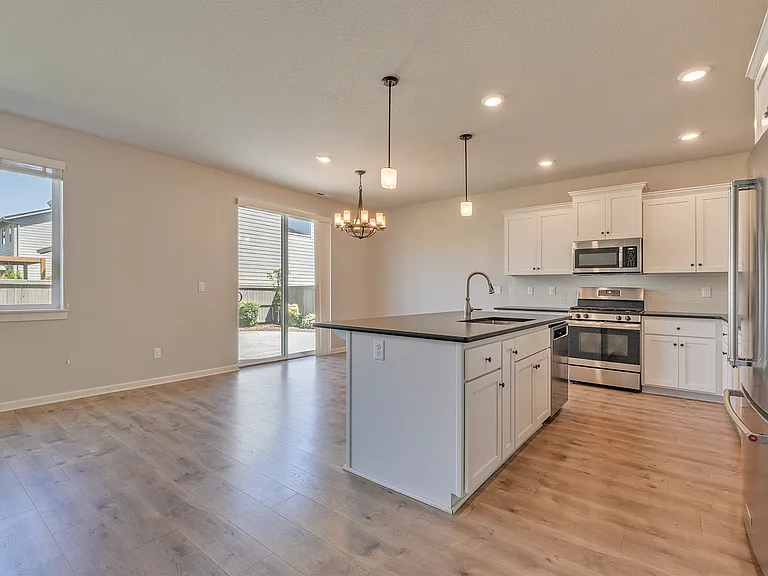 2073 Silverstone Dr — Photo 6