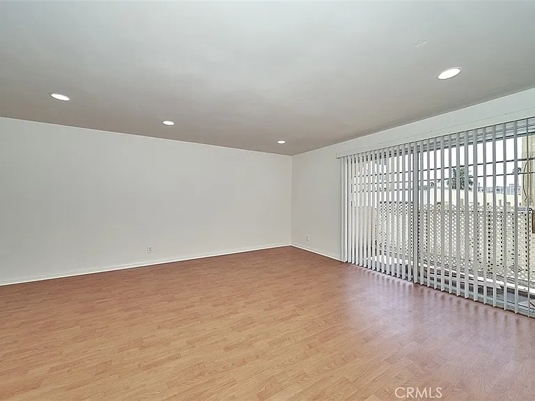 433 S Manhattan Pl #213 — Photo 8