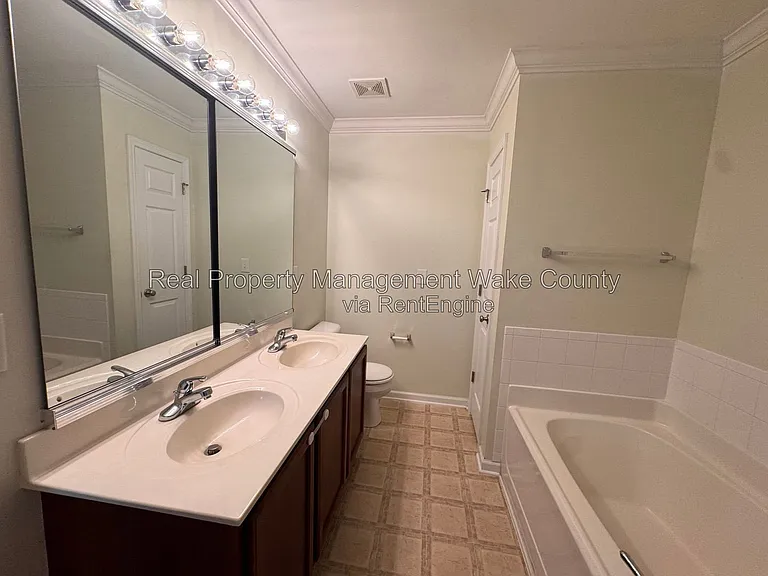 11701 Coppergate Dr #109 — Photo 23