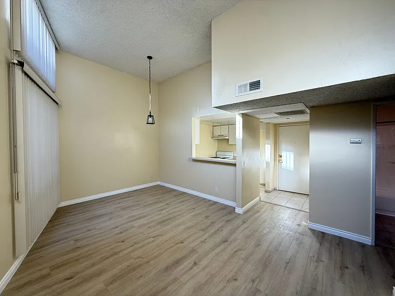 807Bunk — Photo 10