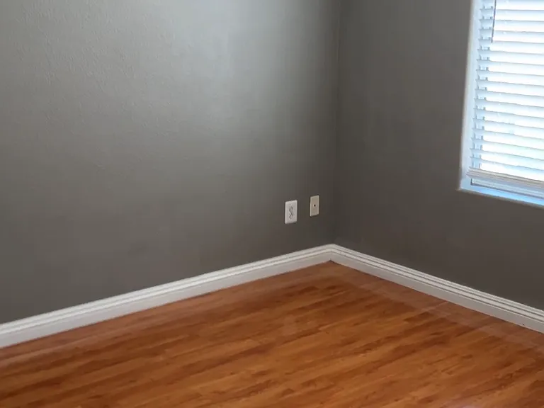 2077 Seattle Shore St — Photo 6