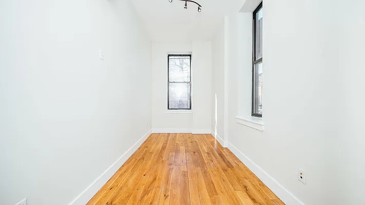 Rented by Nooklyn NYC LLC | media 42