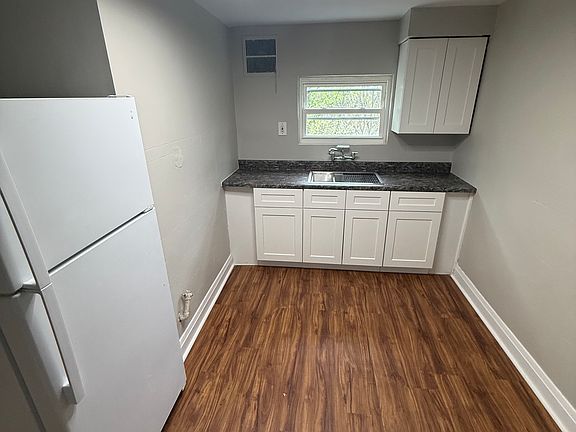 2nd image of 2722 Orland Ave #2